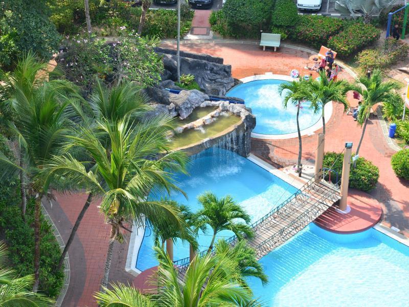 Garden City apartamento con servicio Melaka Hotel Exterior foto